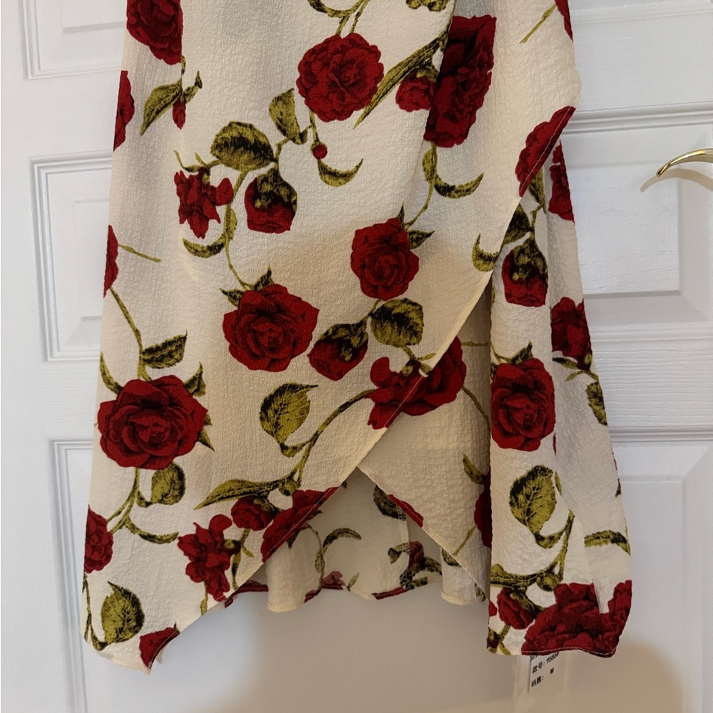 Medium Floral Dress – New | Elegant, Feminine & Flowy - Picture 2 of 10